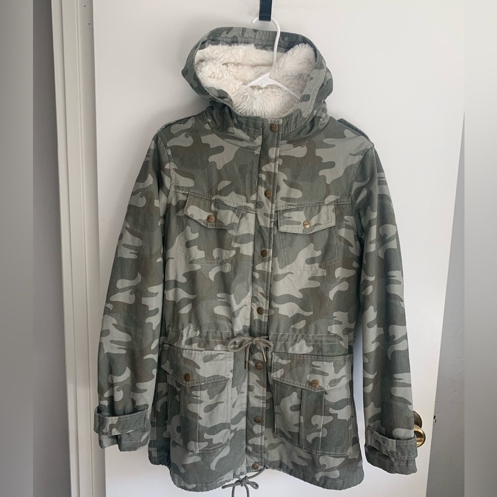 BNCI camo coat with soft furry lining, zipper and snap closure